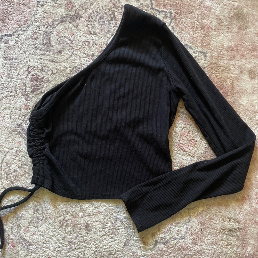 Black One-Shoulder Top